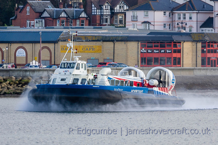 AP1-88 Operations from Ryde, Isle of Wight - GH-2114 Freedom 90 arriving at Ryde (credit: Rob Edgcumbe).